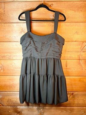 TCEC Black Tiered Mini Dress with Wide Straps and Bubble Hem Size Medium 💕🖤